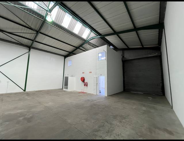 330M² WAREHOUSE TO LET IN KILLARNEY GARDENS